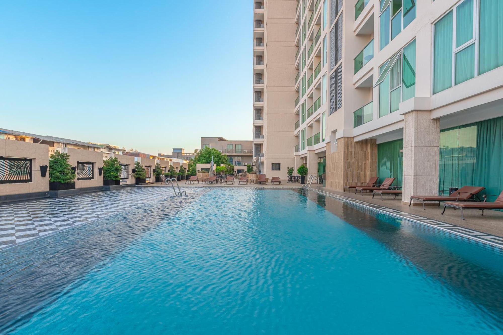 City Garden Tower By Pattaya Holiday Luaran gambar